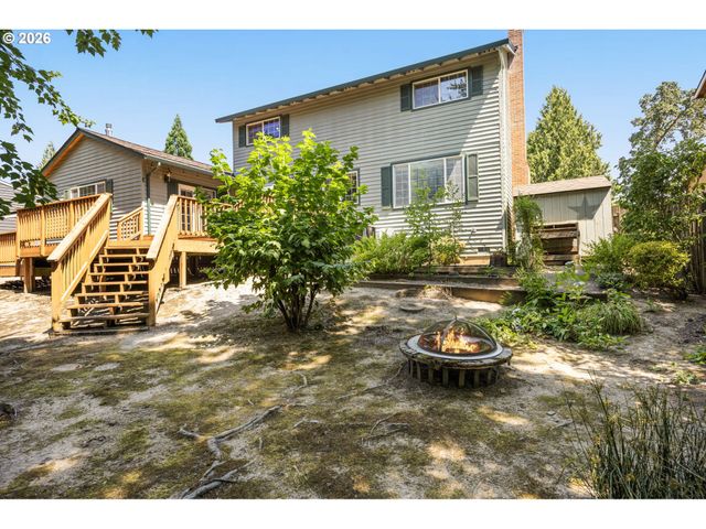 343 Ne HILLWOOD Dr, Hillsboro, OR 97124
