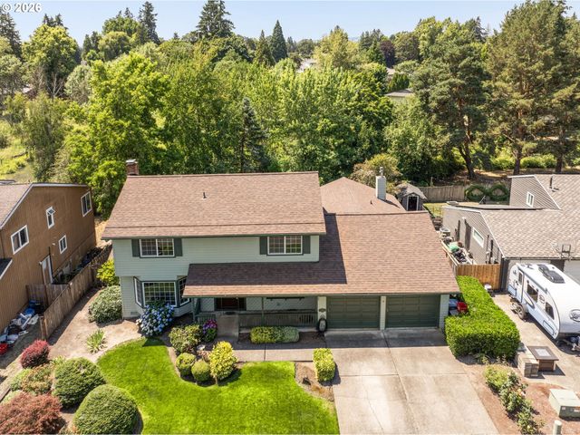 343 Ne HILLWOOD Dr, Hillsboro, OR 97124