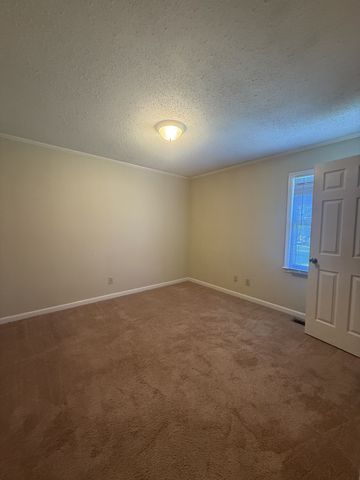936 Tiny Town Rd, Clarksville, TN 37042