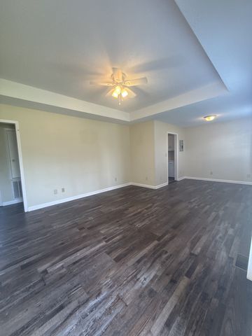 936 Tiny Town Rd, Clarksville, TN 37042