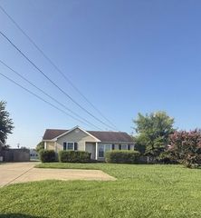 936 Tiny Town Rd, Clarksville, TN 37042