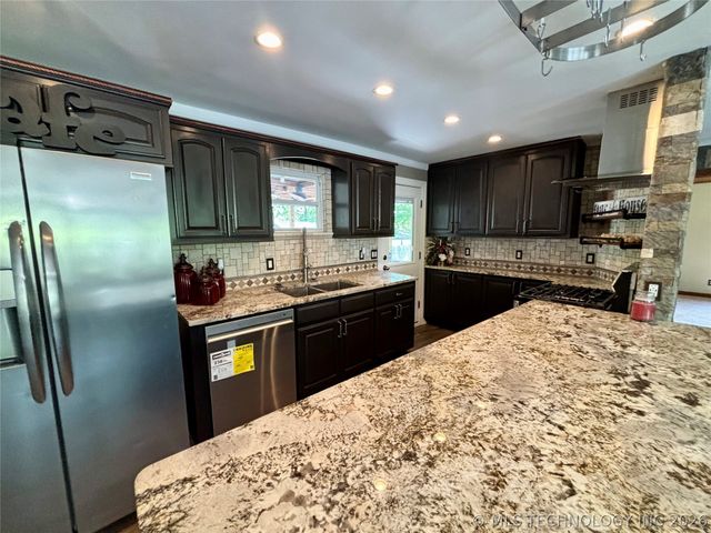 70058 S 343rd Court, Wagoner, OK 74467