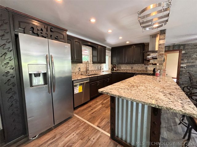 70058 S 343rd Court, Wagoner, OK 74467