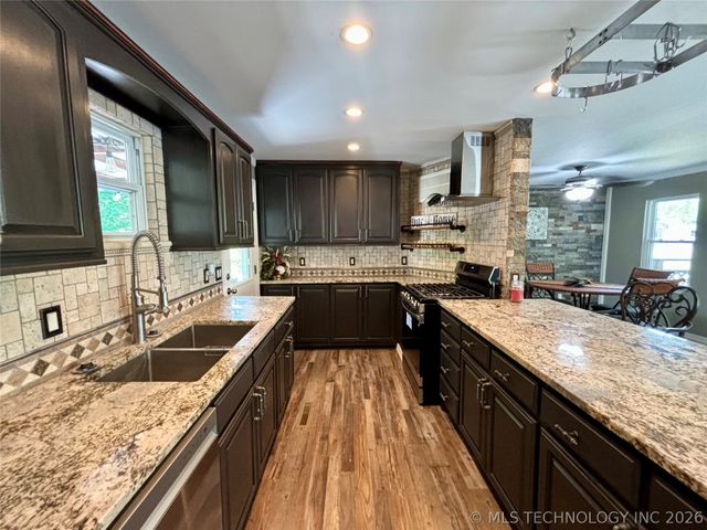 70058 S 343rd Court, Wagoner, OK 74467