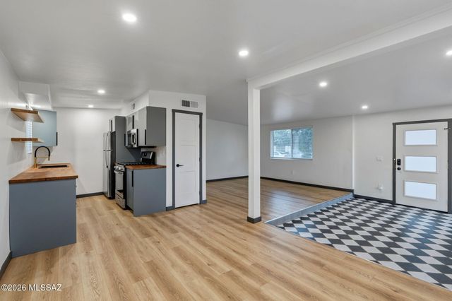 802 N Contzen Avenue, Tucson, AZ 85705