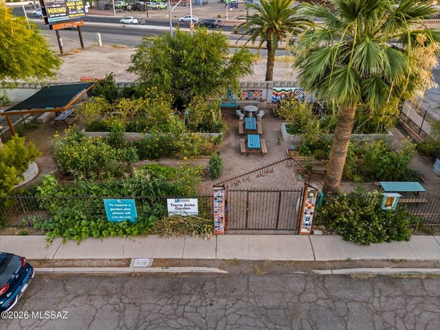802 N Contzen Avenue, Tucson, AZ 85705
