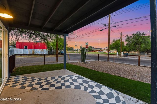 802 N Contzen Avenue, Tucson, AZ 85705
