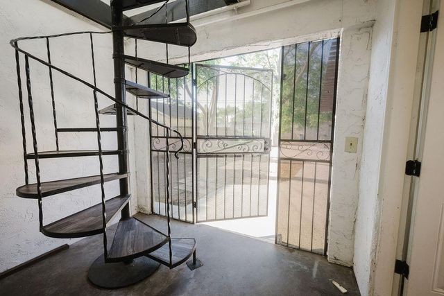 1421 E Terrace Avenue, Fresno, CA 93704