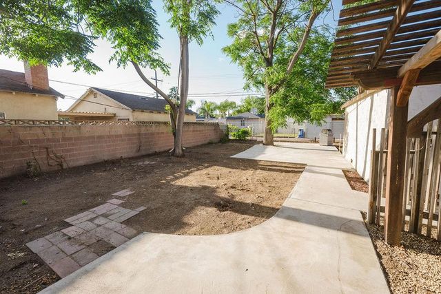 1421 E Terrace Avenue, Fresno, CA 93704
