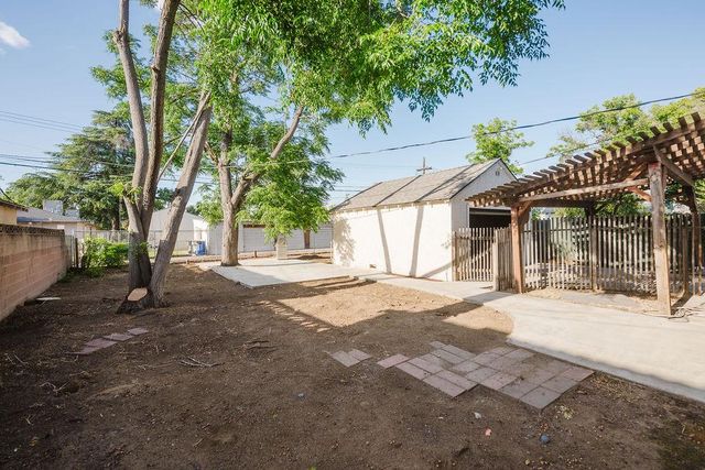 1421 E Terrace Avenue, Fresno, CA 93704