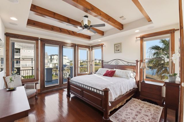 17 Ramrod, Hitchcock, TX 77563