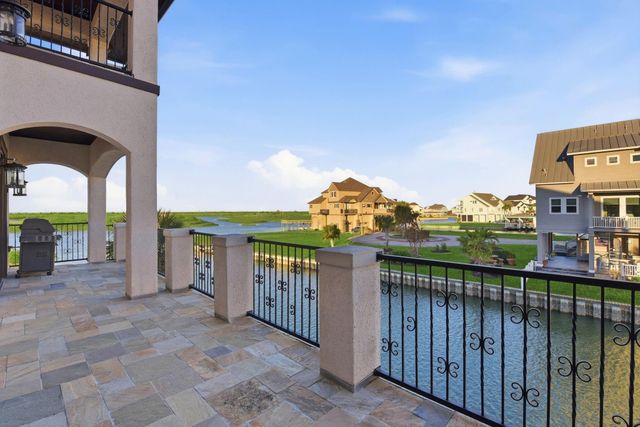 17 Ramrod, Hitchcock, TX 77563