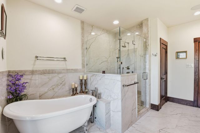 17 Ramrod, Hitchcock, TX 77563