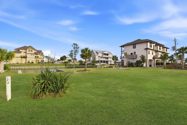 17 Ramrod, Hitchcock, TX 77563