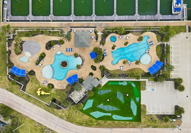 17 Ramrod, Hitchcock, TX 77563