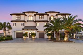 17 Ramrod, Hitchcock, TX 77563