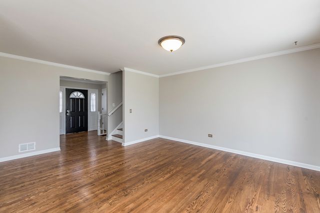 706 Roberts Road, Winthrop Harbor, IL 60096