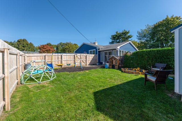 95 Caroline Ave, Somerset, MA 02725