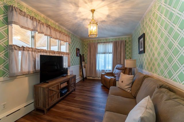95 Caroline Ave, Somerset, MA 02725