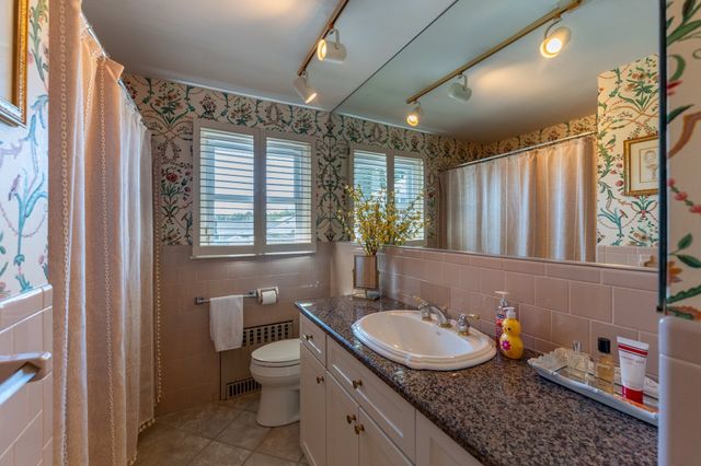 95 Caroline Ave, Somerset, MA 02725