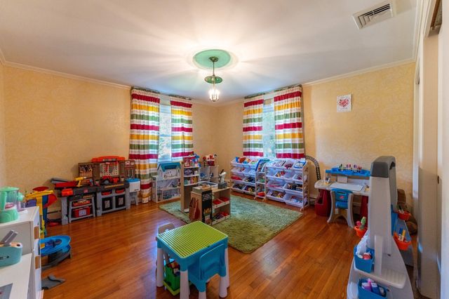 95 Caroline Ave, Somerset, MA 02725