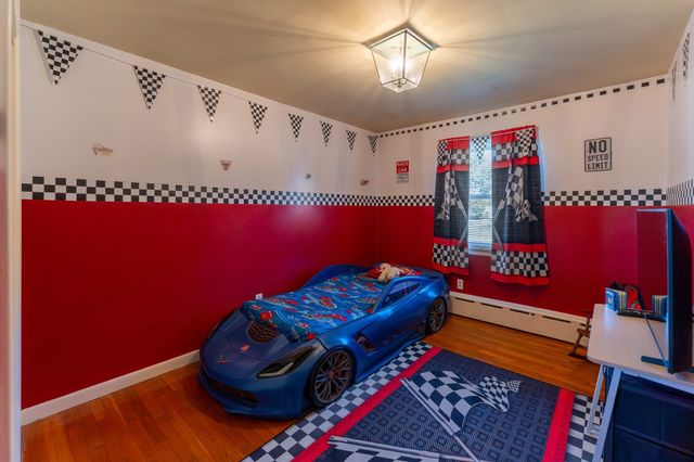 95 Caroline Ave, Somerset, MA 02725
