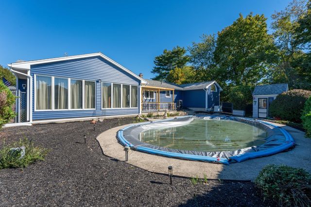 95 Caroline Ave, Somerset, MA 02725