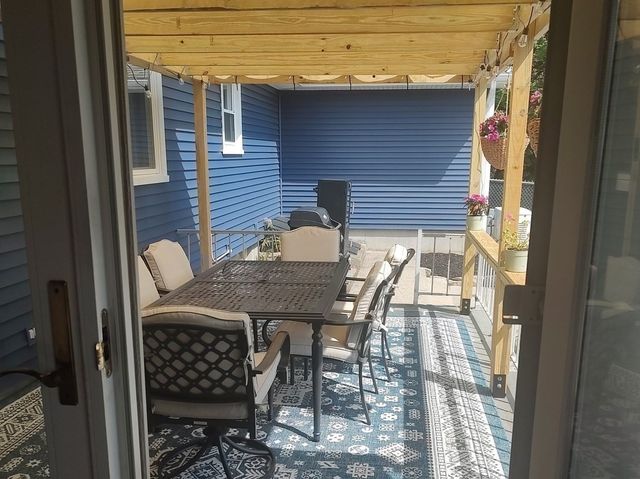 95 Caroline Ave, Somerset, MA 02725