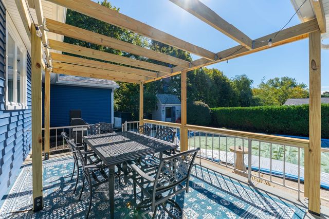 95 Caroline Ave, Somerset, MA 02725