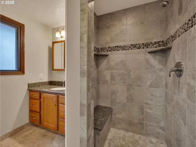 1440 Ne 18TH St, Gresham, OR 97030