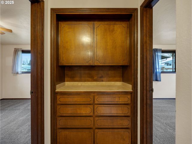 1440 Ne 18TH St, Gresham, OR 97030