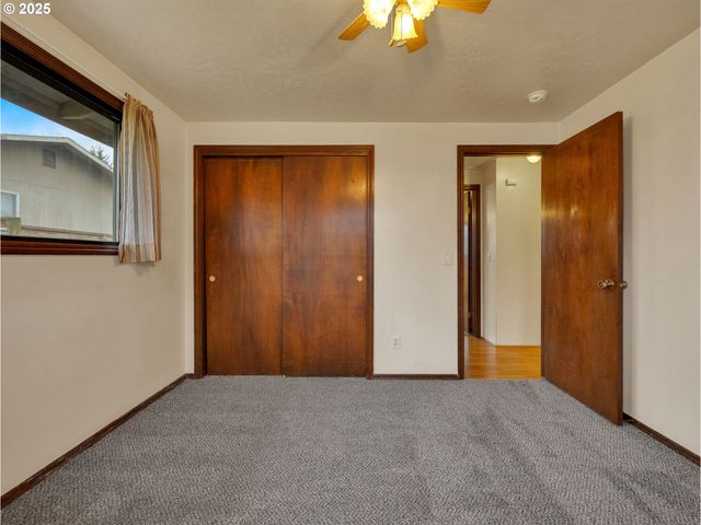 1440 Ne 18TH St, Gresham, OR 97030