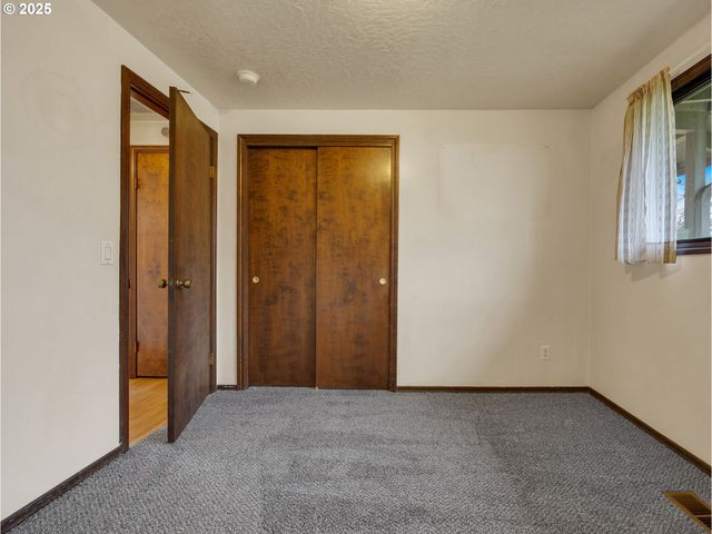 1440 Ne 18TH St, Gresham, OR 97030