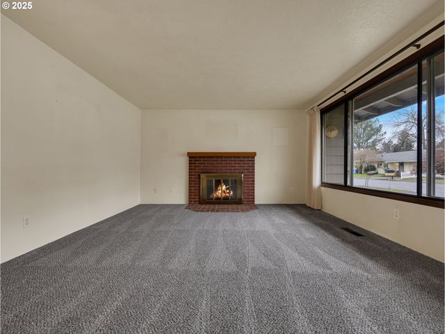 1440 Ne 18TH St, Gresham, OR 97030