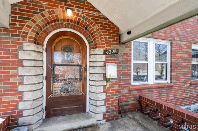 4228 Walsh Street, St Louis, MO 63116