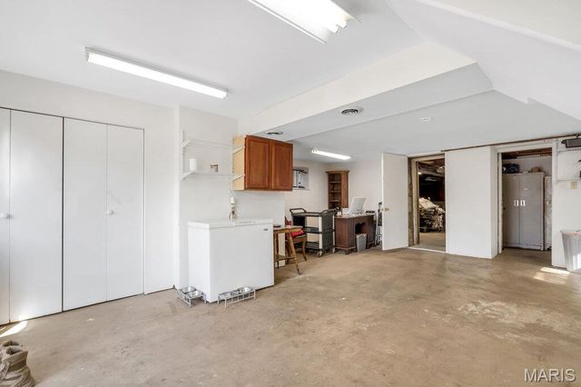 4228 Walsh Street, St Louis, MO 63116