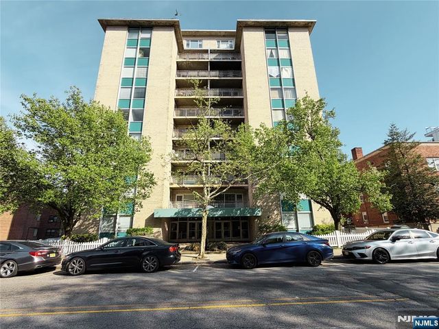 276 Prospect Street 5E, East Orange, NJ 07017
