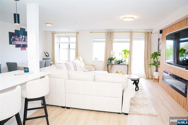 276 Prospect Street 5E, East Orange, NJ 07017