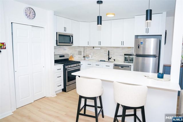276 Prospect Street 5E, East Orange, NJ 07017