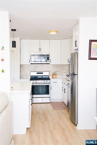 276 Prospect Street 5E, East Orange, NJ 07017