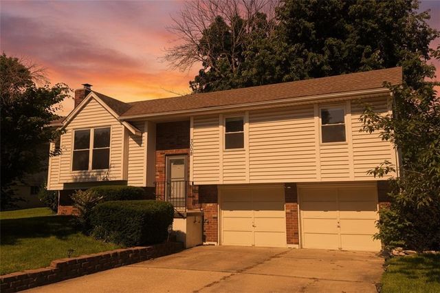 3008 S Bryn Mawr Drive, Independence, MO 64057