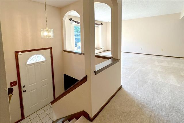 3008 S Bryn Mawr Drive, Independence, MO 64057