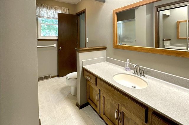 3008 S Bryn Mawr Drive, Independence, MO 64057