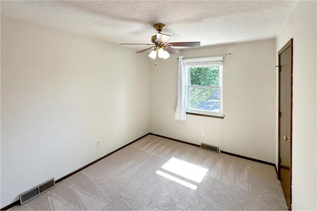 3008 S Bryn Mawr Drive, Independence, MO 64057