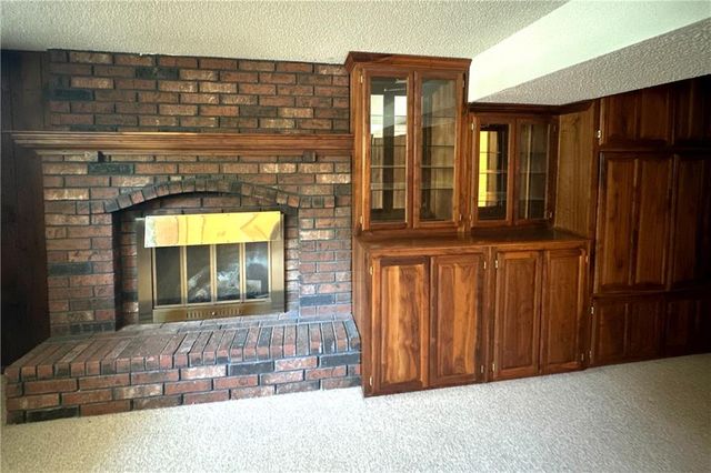 3008 S Bryn Mawr Drive, Independence, MO 64057