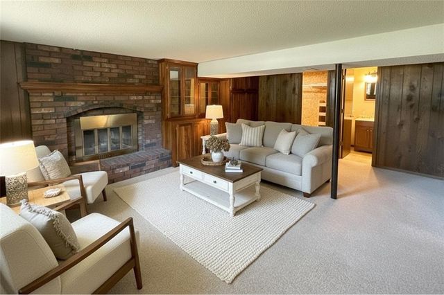 3008 S Bryn Mawr Drive, Independence, MO 64057