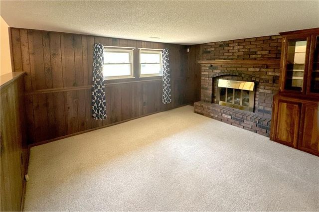 3008 S Bryn Mawr Drive, Independence, MO 64057