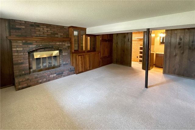 3008 S Bryn Mawr Drive, Independence, MO 64057