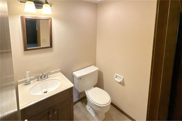 3008 S Bryn Mawr Drive, Independence, MO 64057
