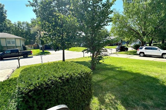 3008 S Bryn Mawr Drive, Independence, MO 64057